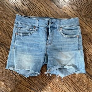 American eagle women’s jean shorts